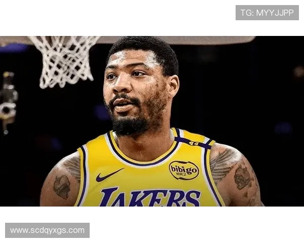 斯马特三分九投全失创生涯单场零命中打铁新高今日比赛引热议球迷